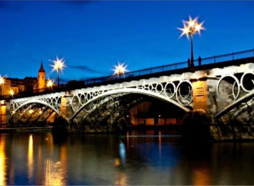 Ole Triana Apartment Seville Luaran gambar